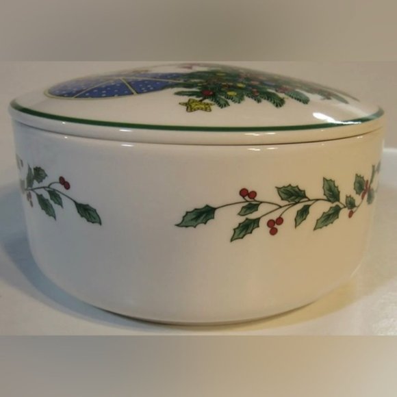 NIKKO Holiday Nikko Christmas Tree Teddy Bear Covered Candy Trinket